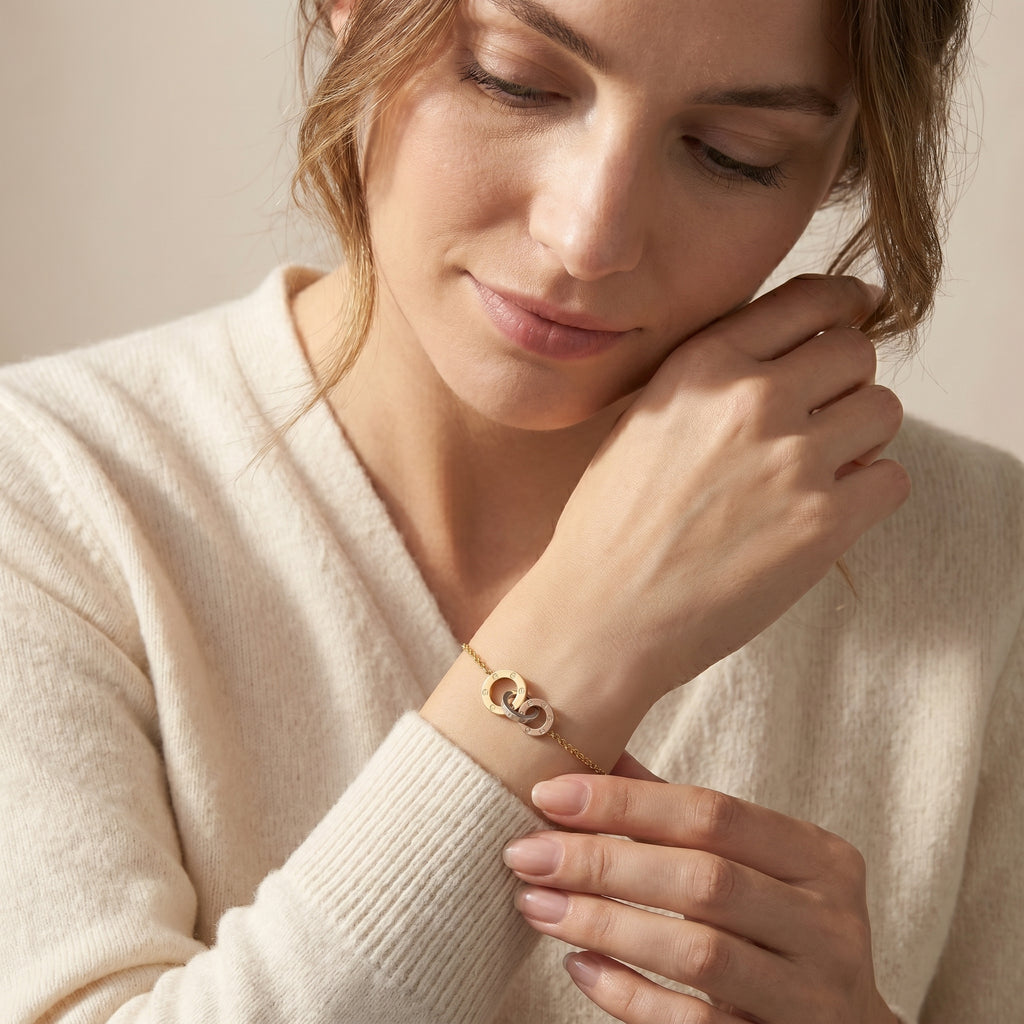 สร้อยข้อมือ Cartier Love  18k Gold White and Rose Gold